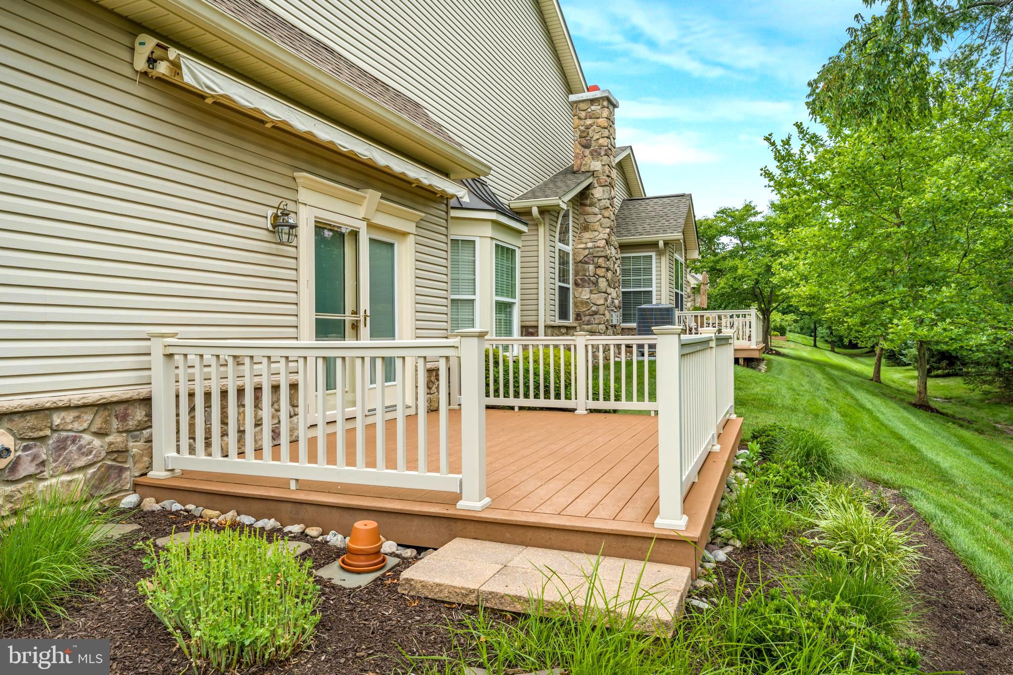 VILLAS OF NEWTOWN - Residential