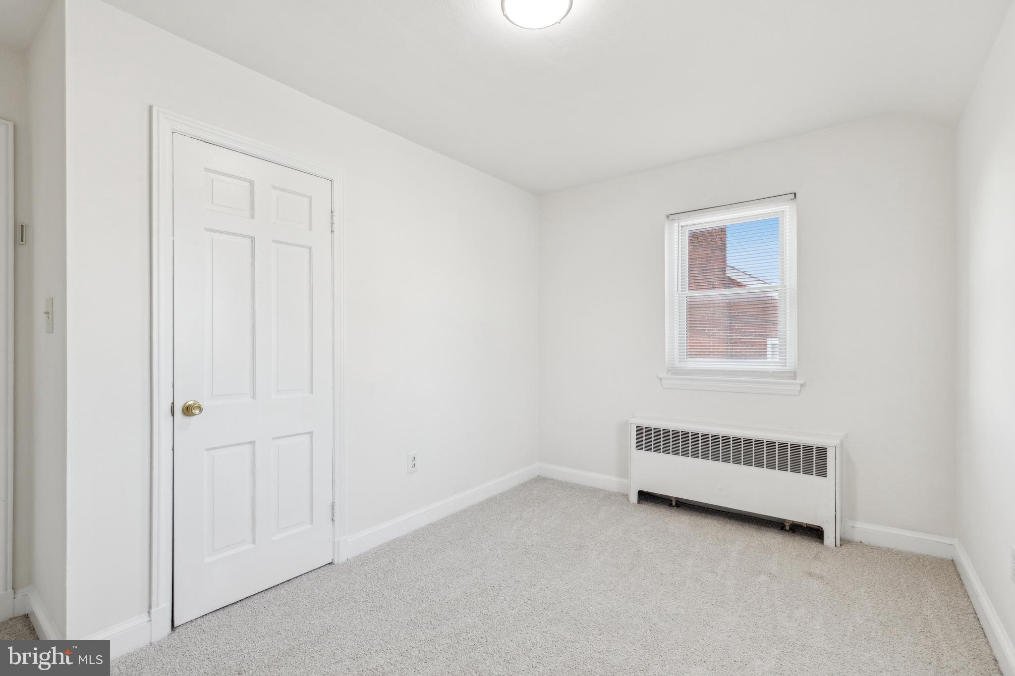 MONTGOMERY KNOLLS - Residential