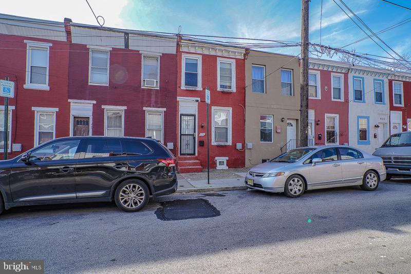 2  bed 1 bath in emerging area. Large rear yard. Lots of potential