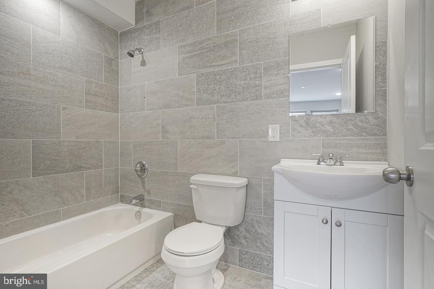 TEMPLE UNIVERSITY - Residential Lease
