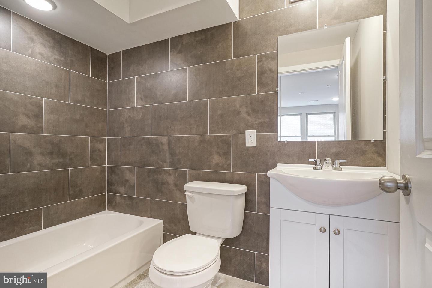 TEMPLE UNIVERSITY - Residential Lease