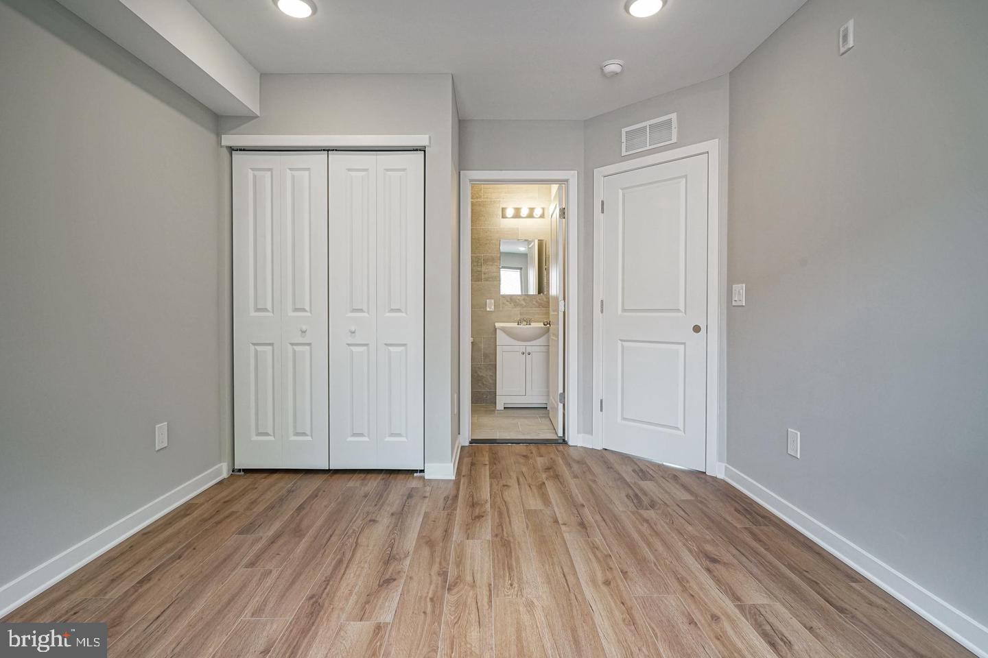 TEMPLE UNIVERSITY - Residential Lease
