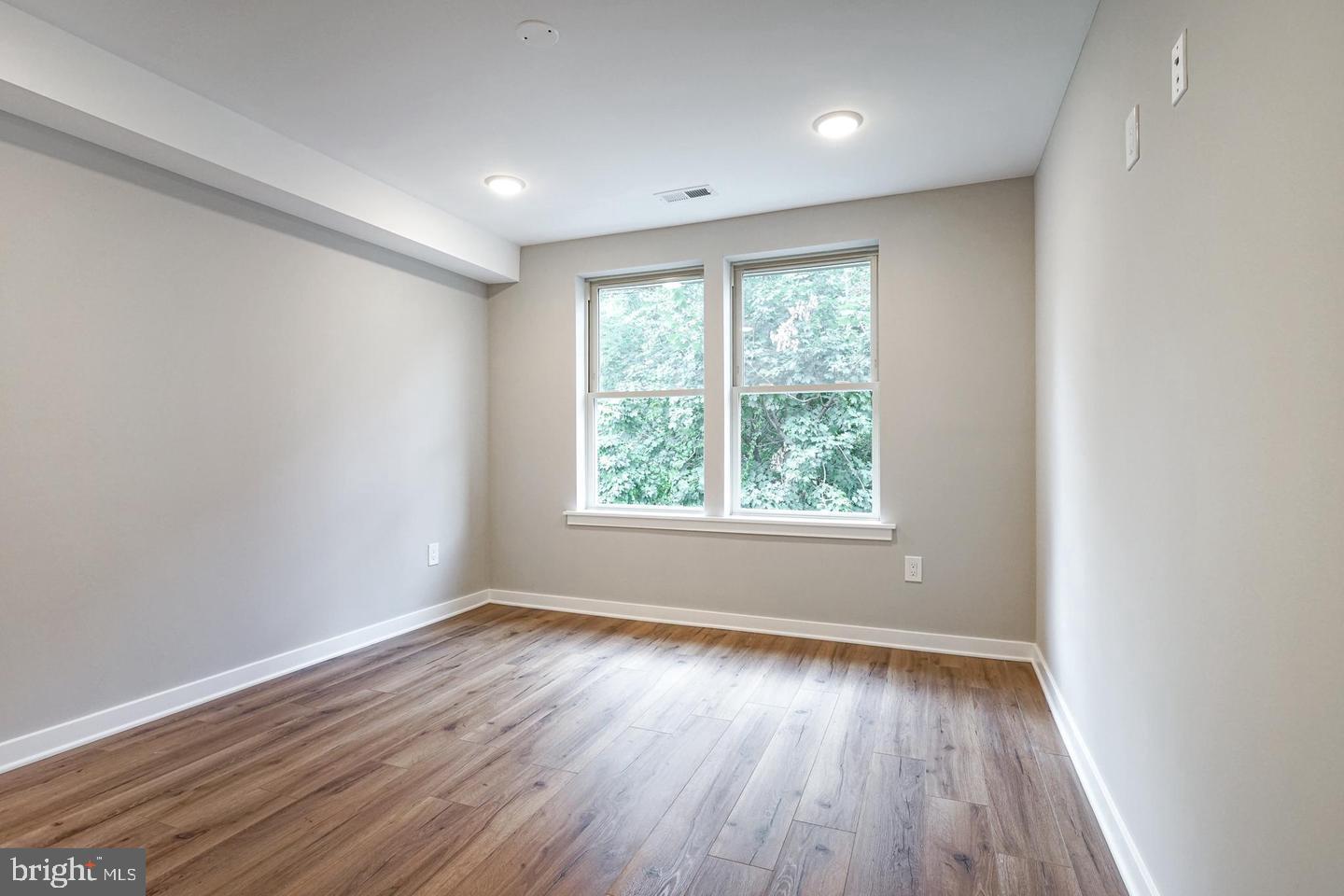 TEMPLE UNIVERSITY - Residential Lease