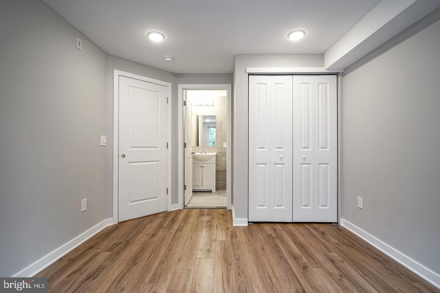 TEMPLE UNIVERSITY - Residential Lease