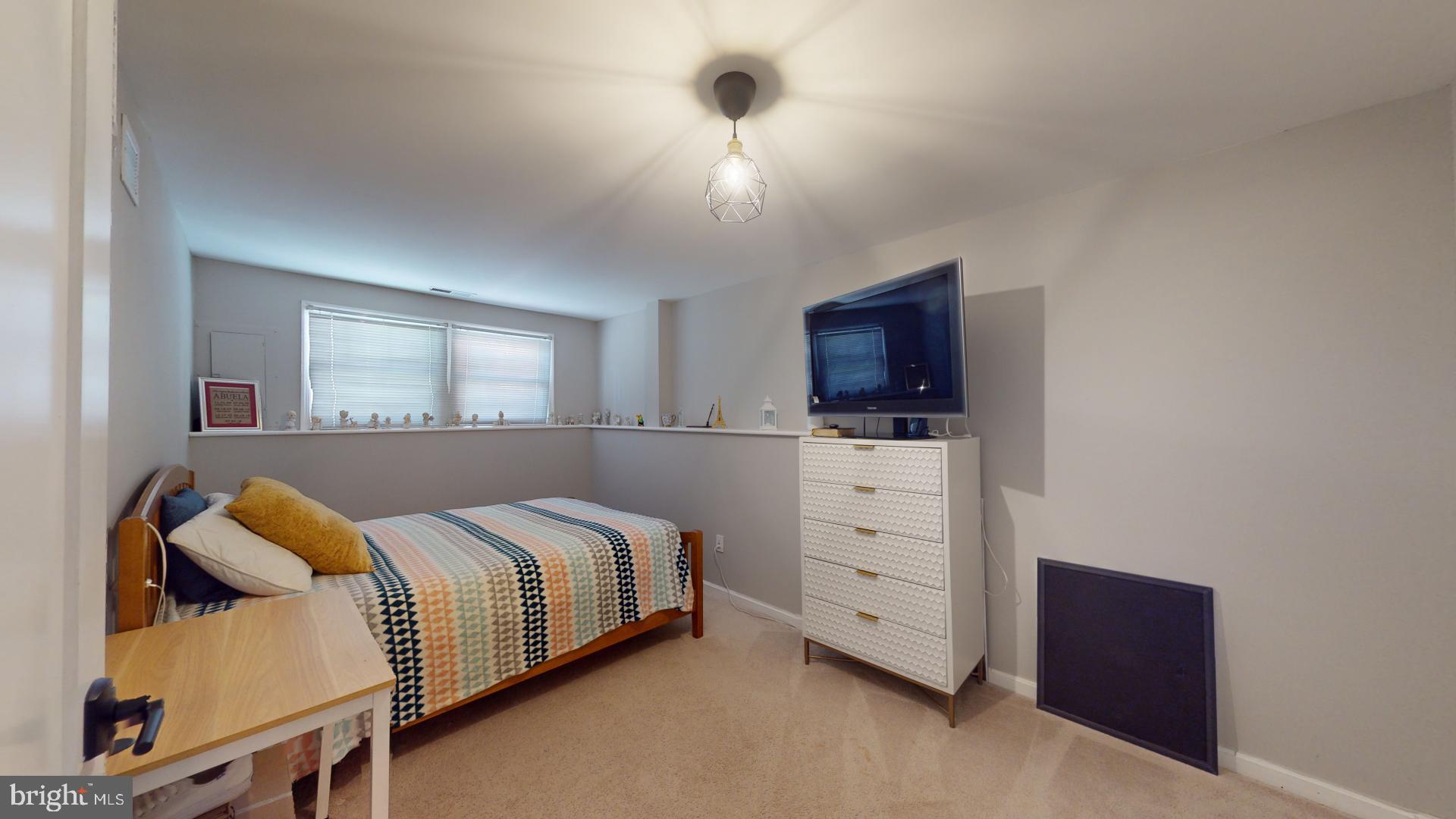 KINGSTOWNE - Residential Lease