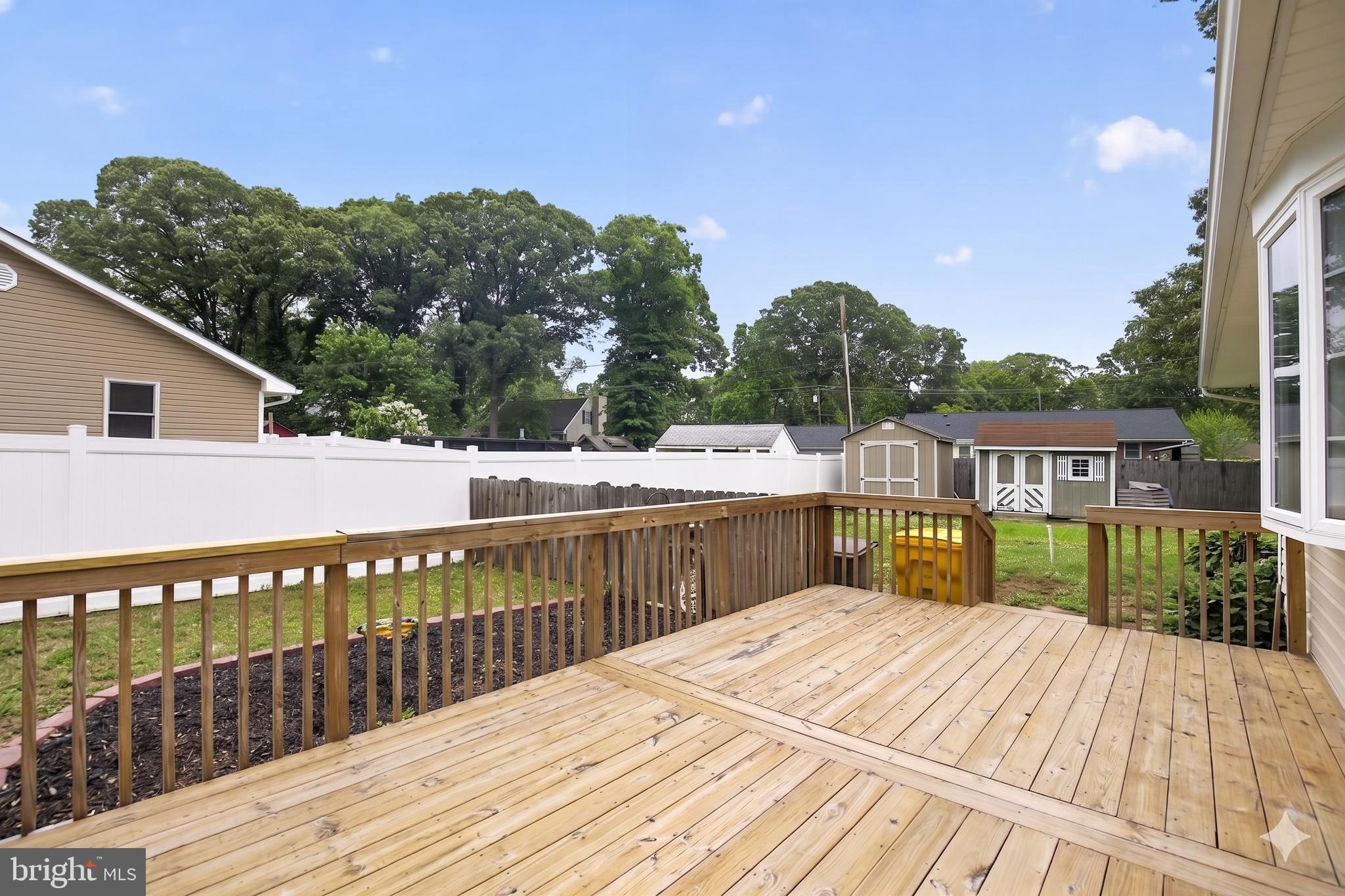 SYLVAN VIEW ON MAGOTHY - Residential