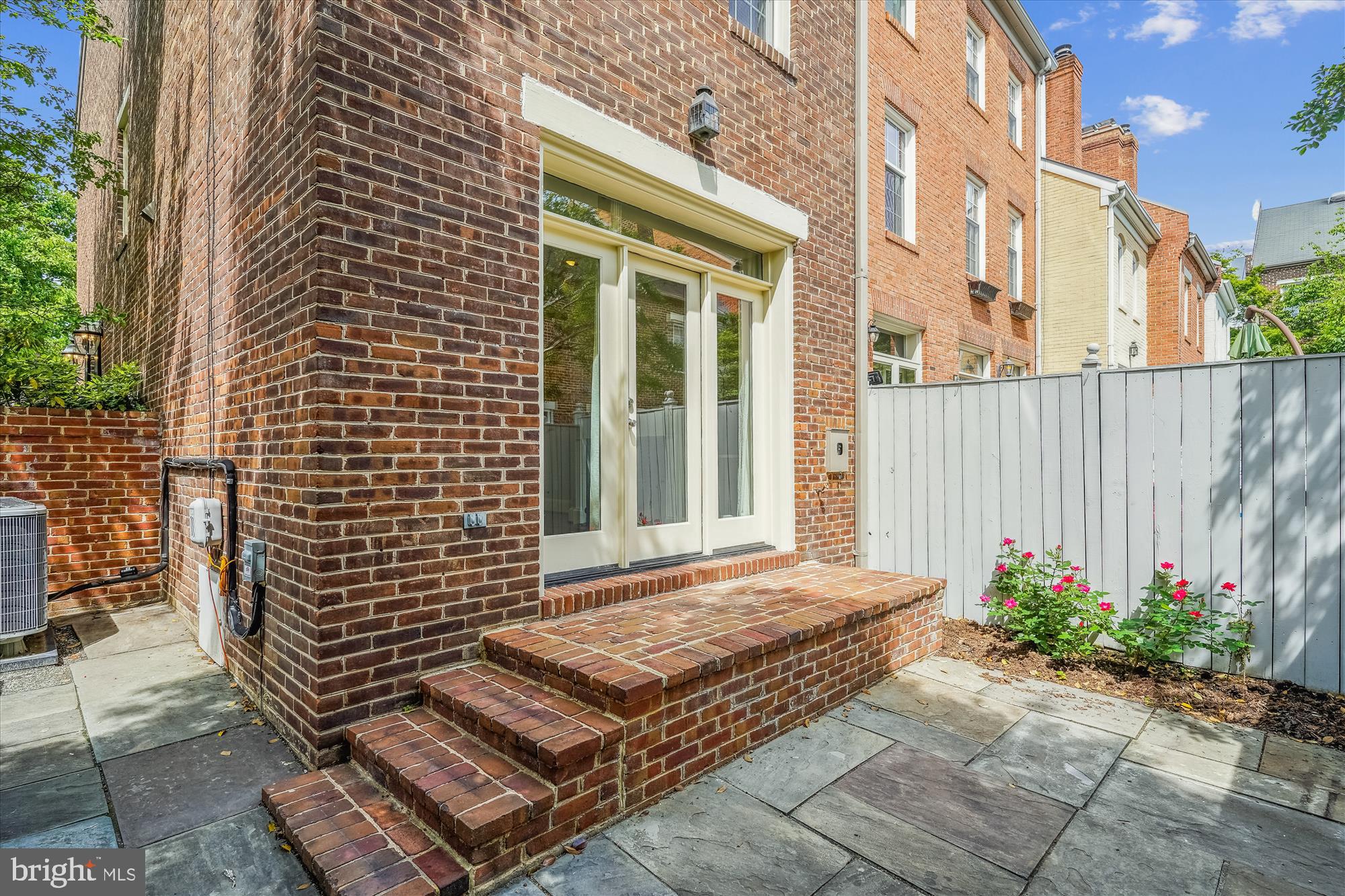 CANAL WAY - Residential Lease