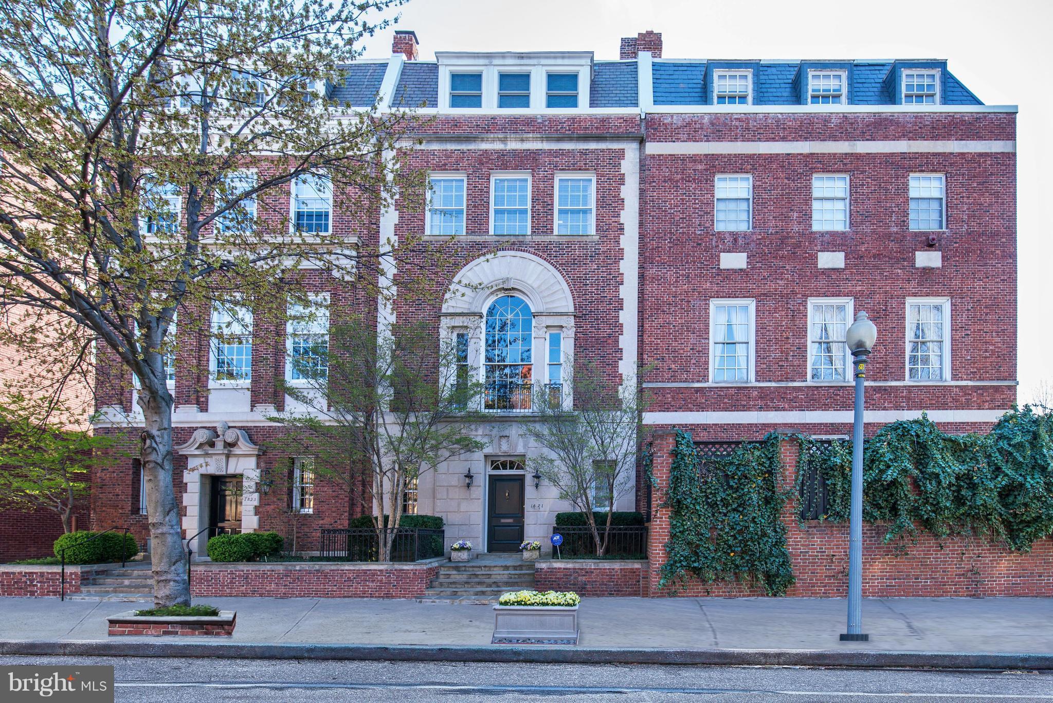 NEW PRICE!  Reduced $150K--Stylish & sophisticated! Large, luminous rooms w/11' ceilings, plentiful windows & distinctive artistic architectural touches that reflect a sophisticated urban sensibility. Renovated from top to bottom in 2010. 3BR/3BA up PLUS a lovely library & office w/full BA; entry lvl w/powder room, second living room, BR & full BA. Roof deck; 2 car parking!