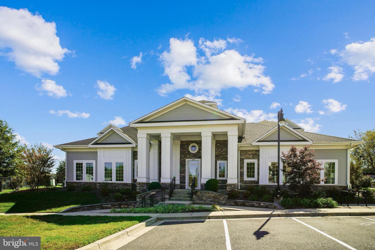 THE ADDISON AT ST PAUL - Residential