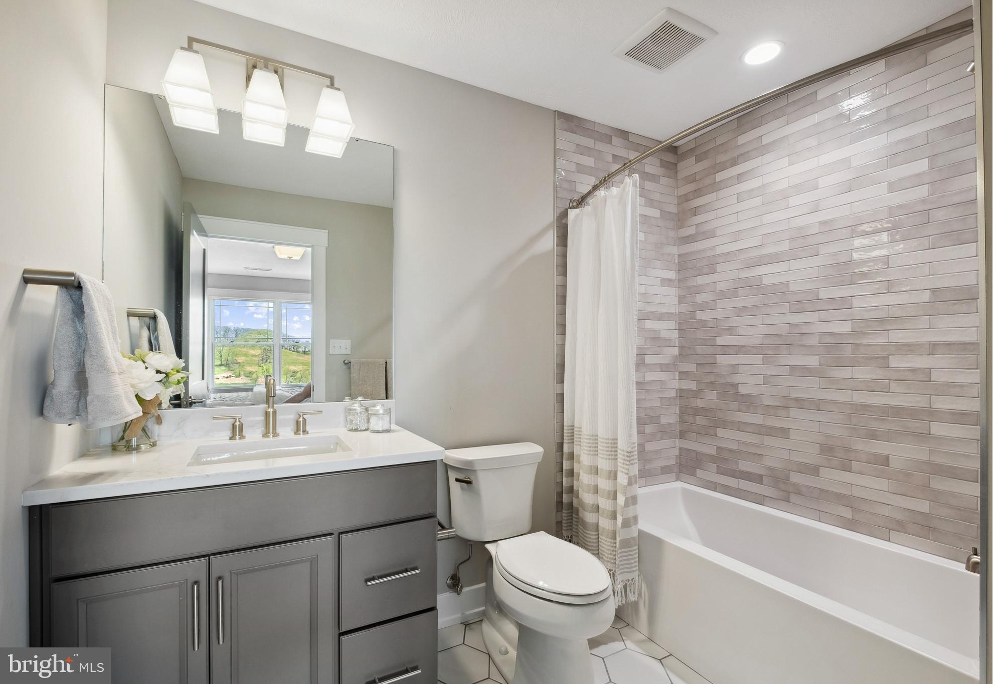 ENCLAVE AT GROVE - Residential
