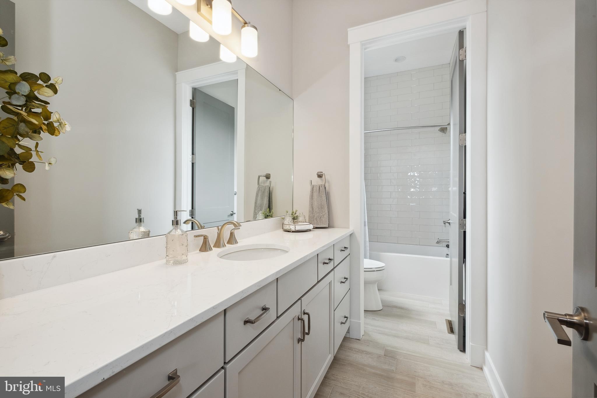 ENCLAVE AT GROVE - Residential