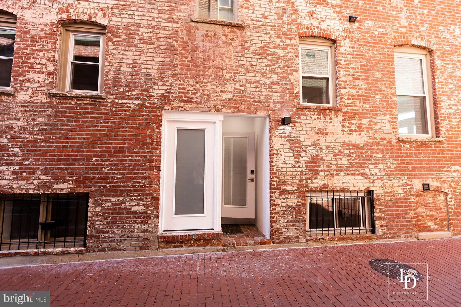 CAPITOL HILL - Residential Income