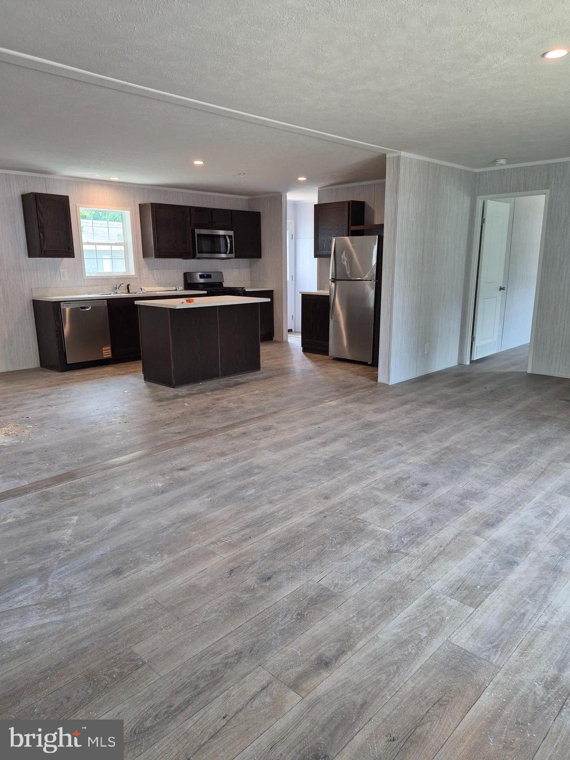 VILLAGE BROOK - Residential