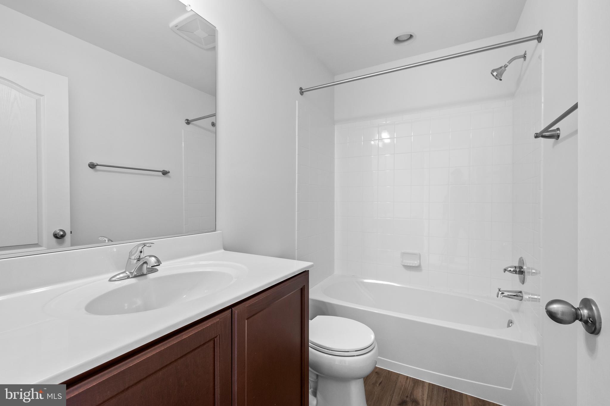 BURHANS VILLAGE - Residential Lease