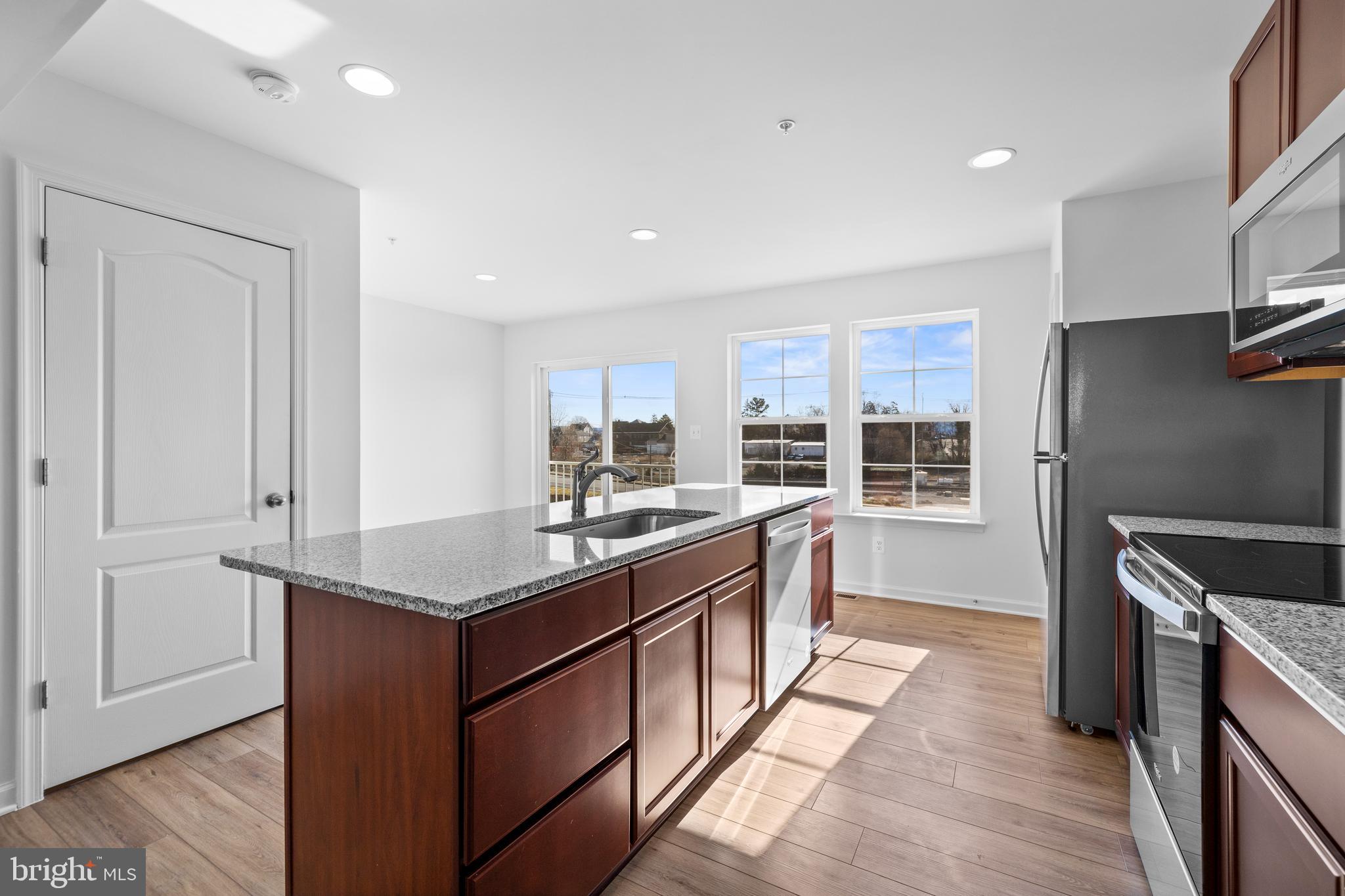 BURHANS VILLAGE - Residential Lease