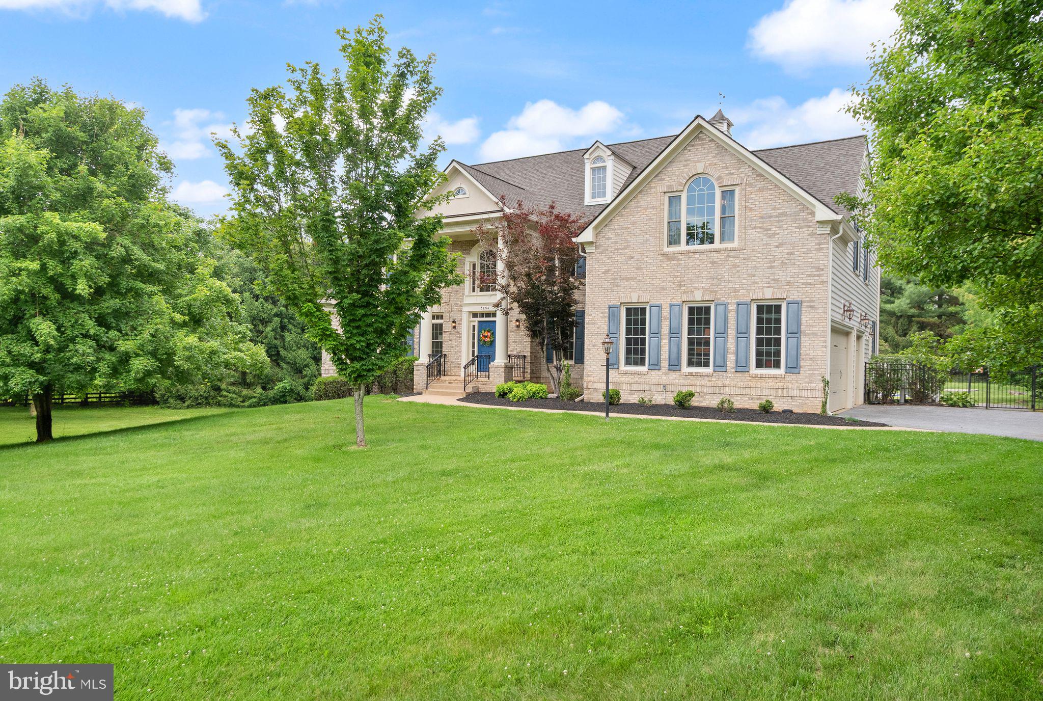 GOLDEN SPRINGS - Residential