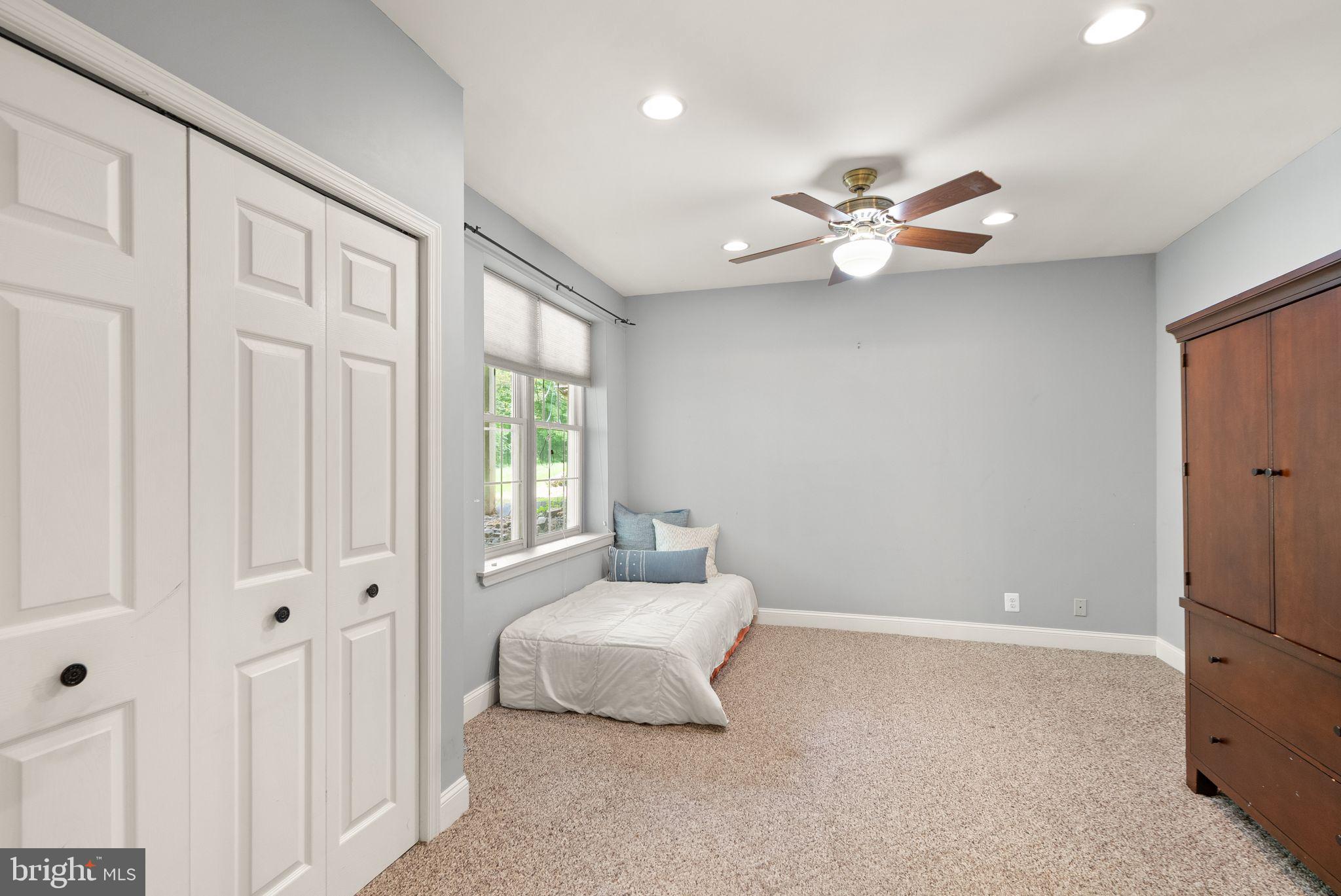 GOLDEN SPRINGS - Residential
