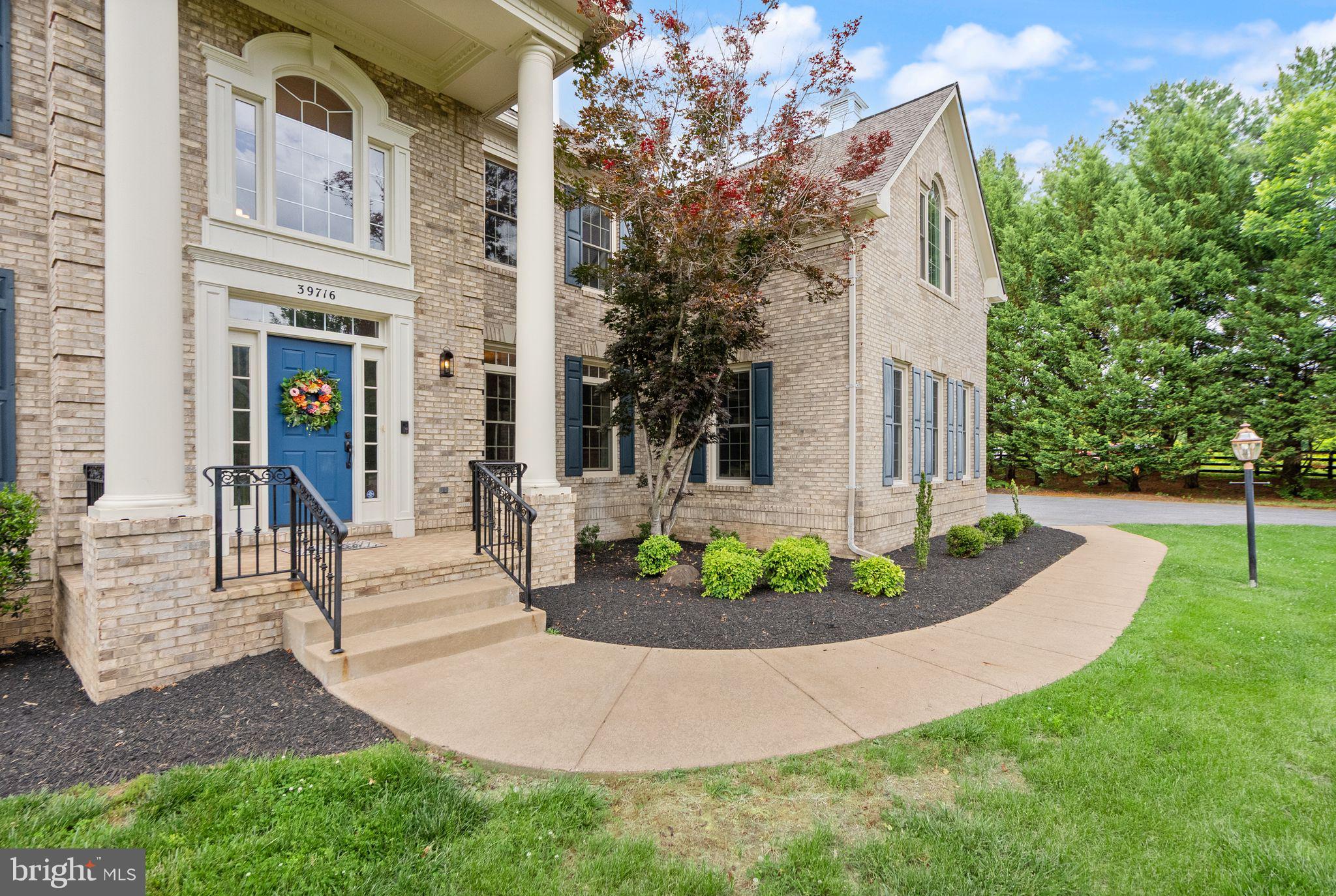 GOLDEN SPRINGS - Residential