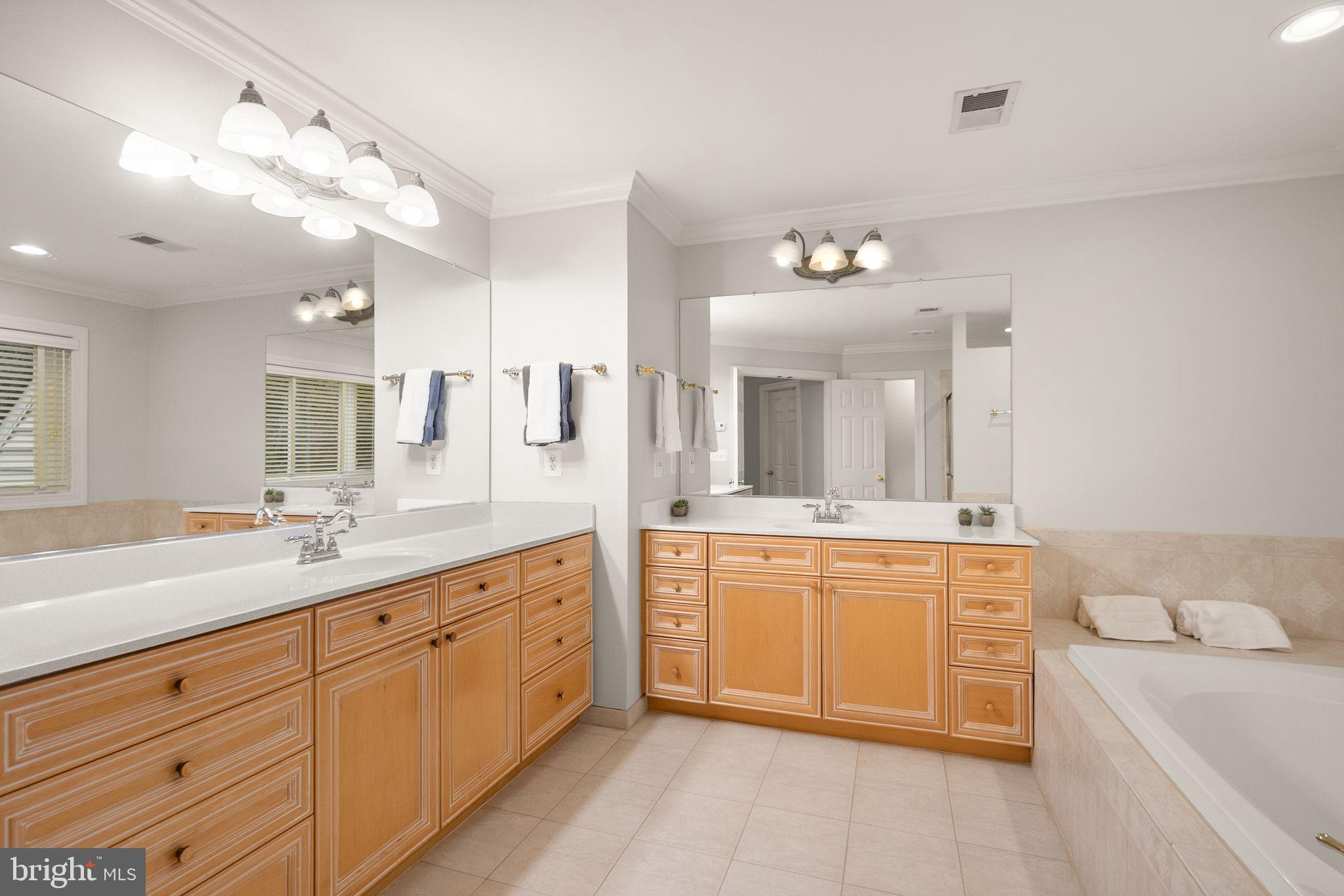 GOLDEN SPRINGS - Residential