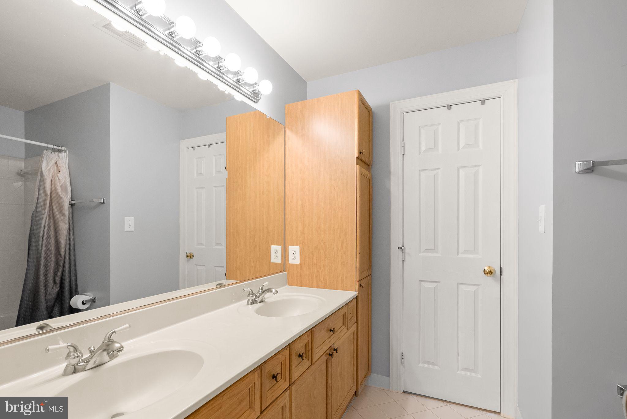 GOLDEN SPRINGS - Residential