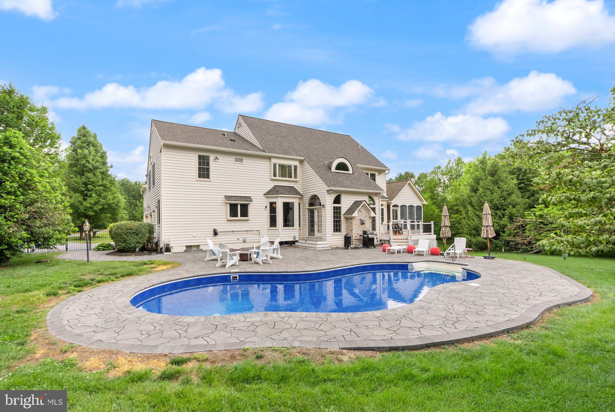 GOLDEN SPRINGS - Residential
