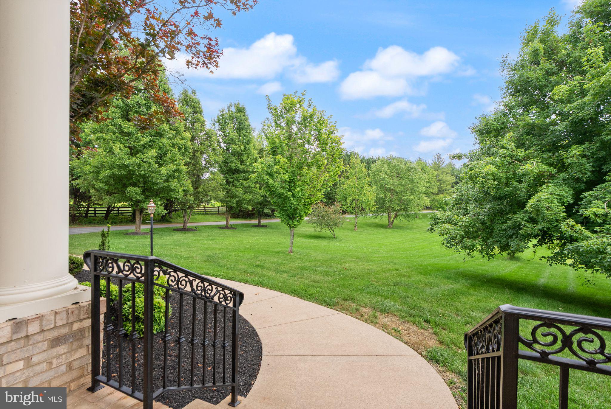 GOLDEN SPRINGS - Residential