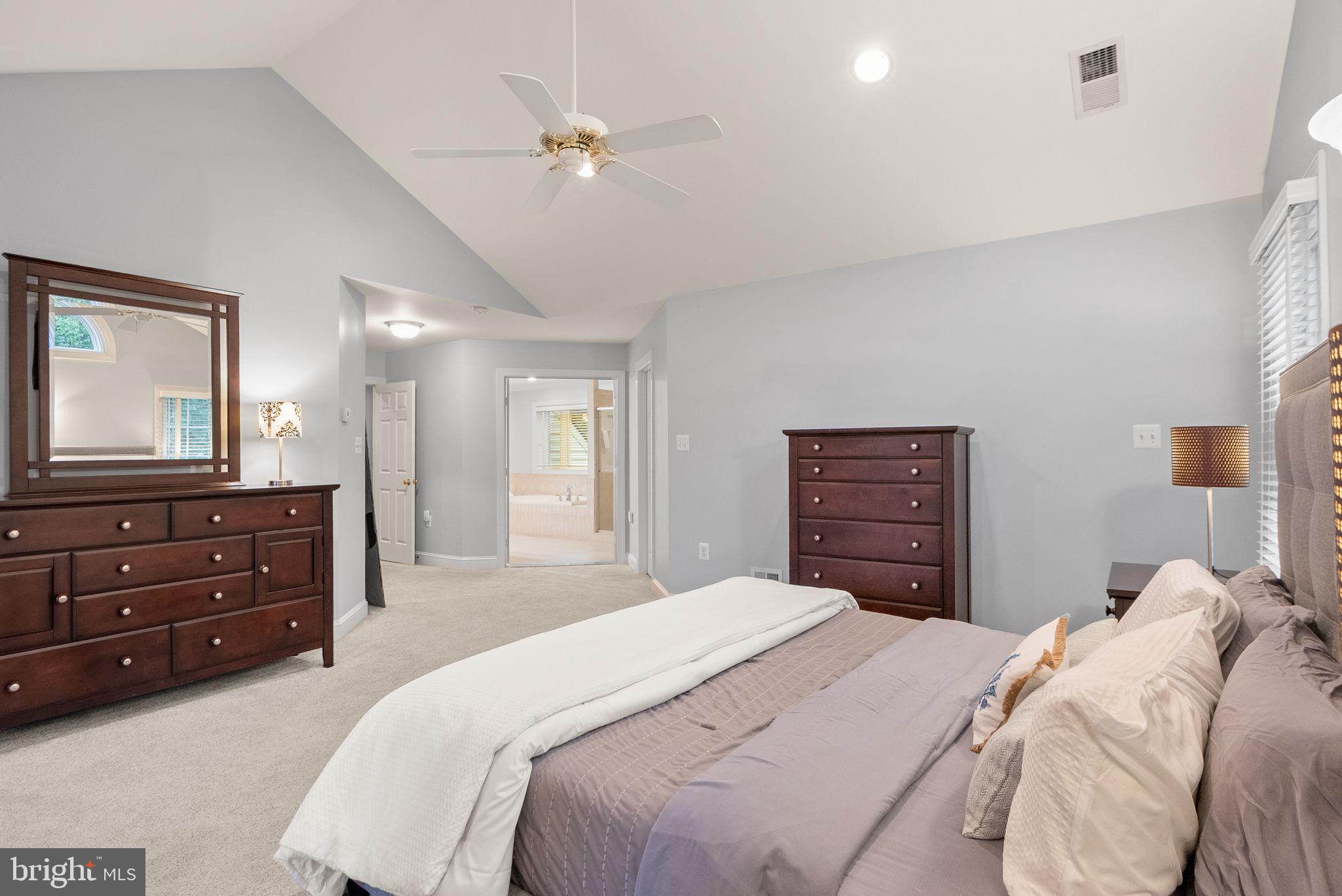 GOLDEN SPRINGS - Residential