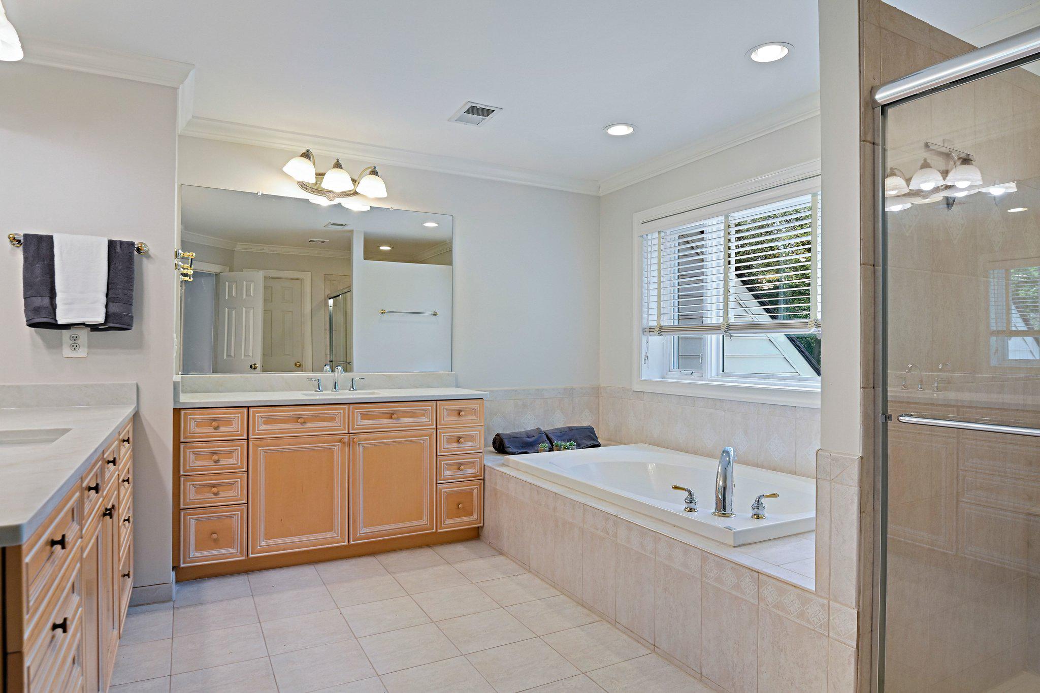 GOLDEN SPRINGS - Residential