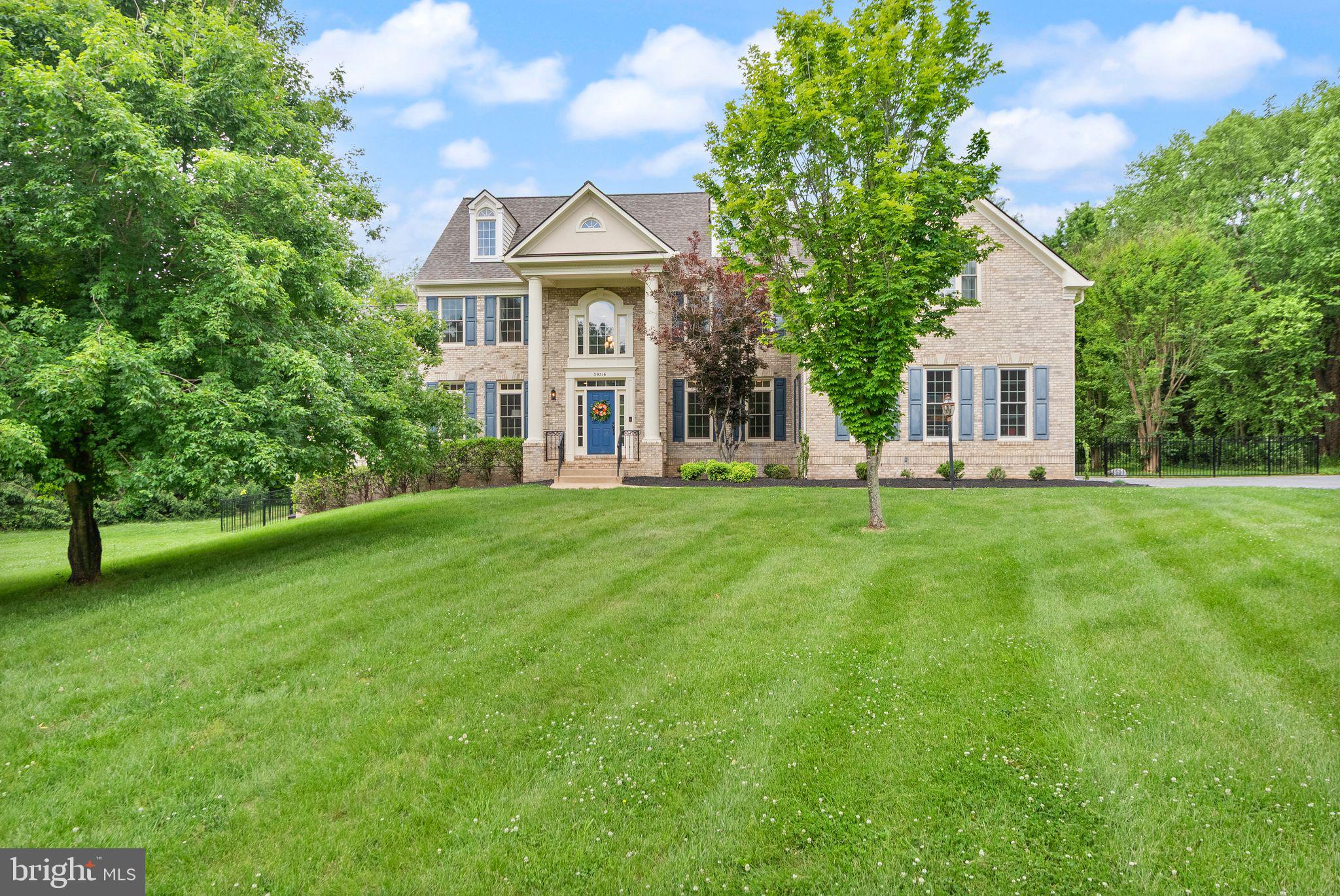 GOLDEN SPRINGS - Residential
