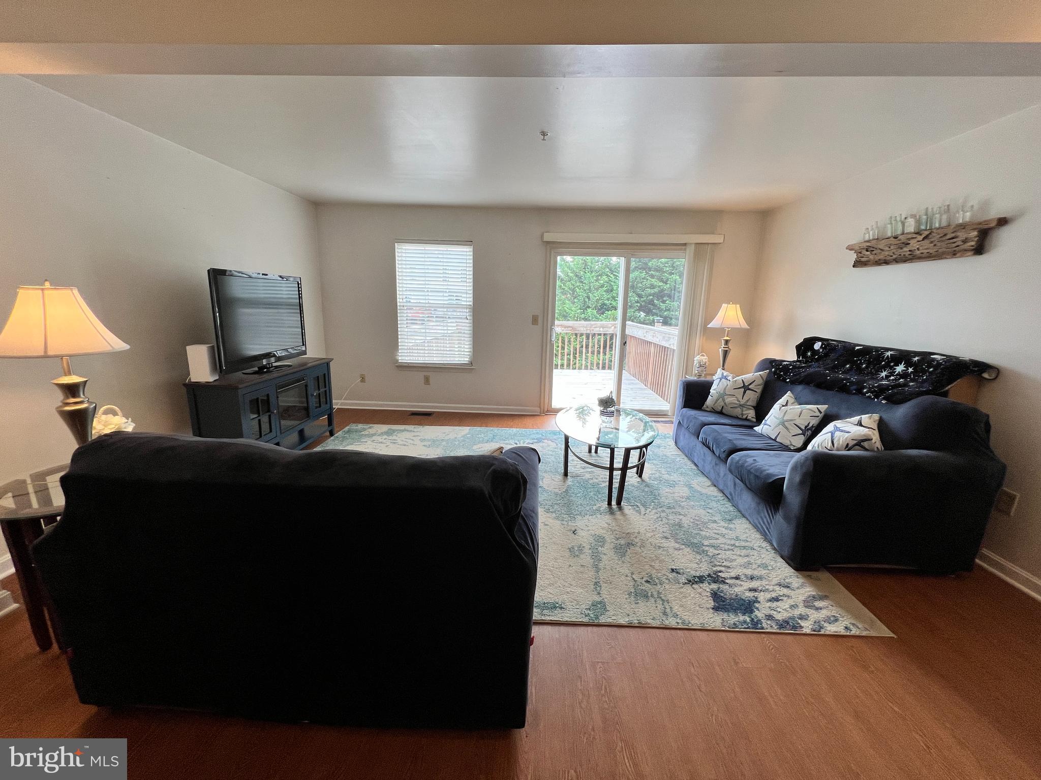 CARROLLWOOD MANOR - Residential