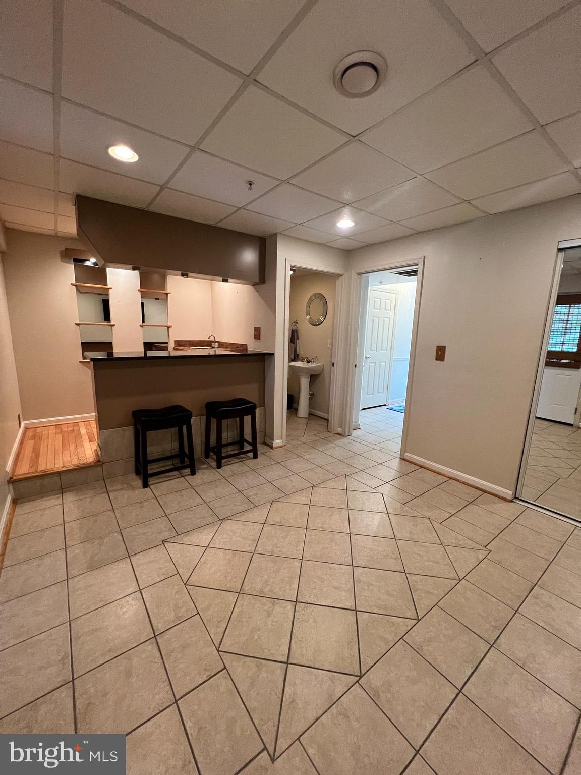 CARROLLWOOD MANOR - Residential