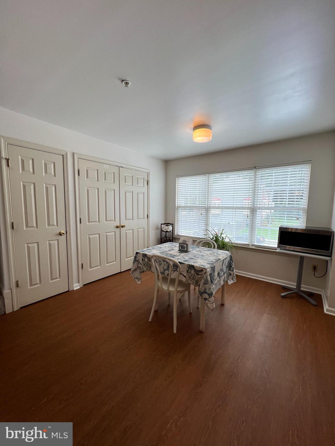 CARROLLWOOD MANOR - Residential