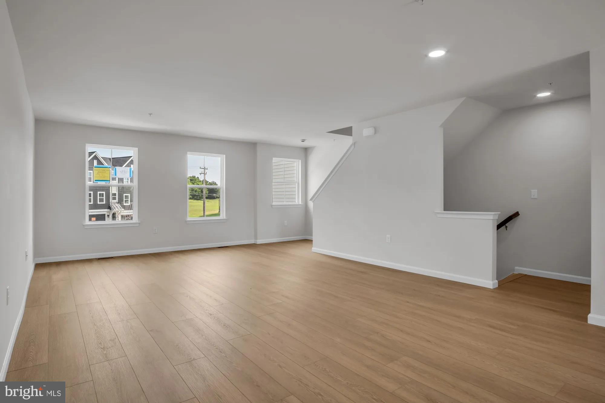 CREEK TERRACE - Residential