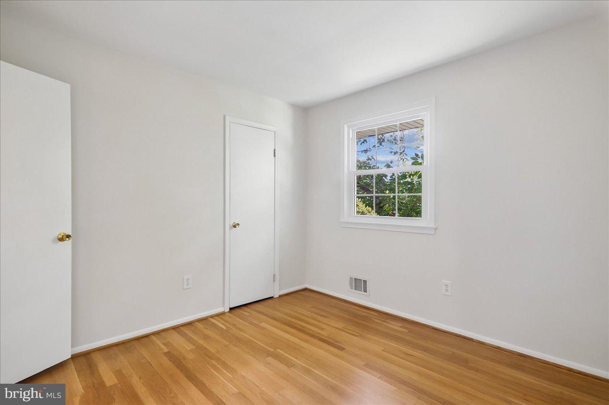 CALVERTON - Residential