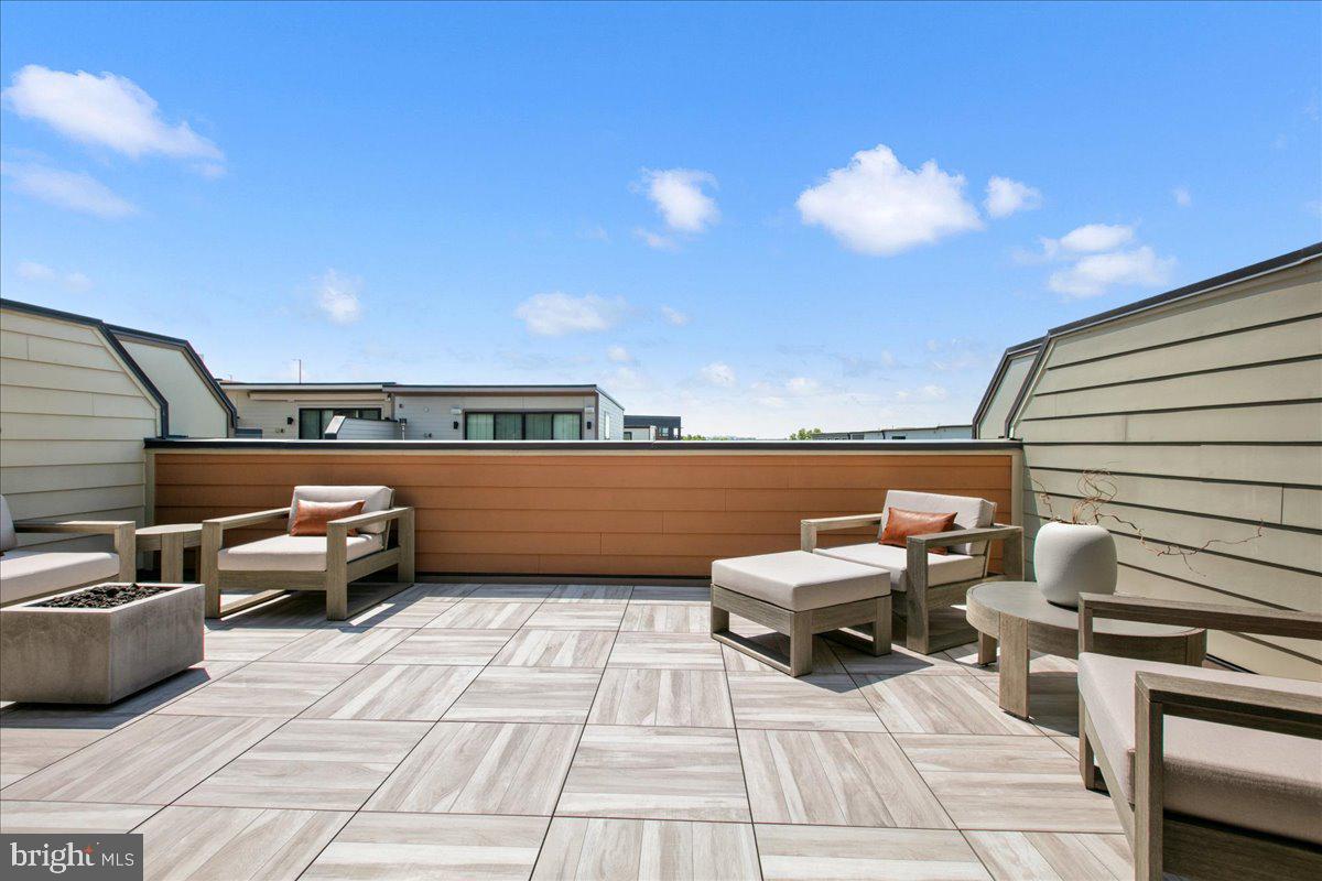 ONE LOUDOUN - Residential