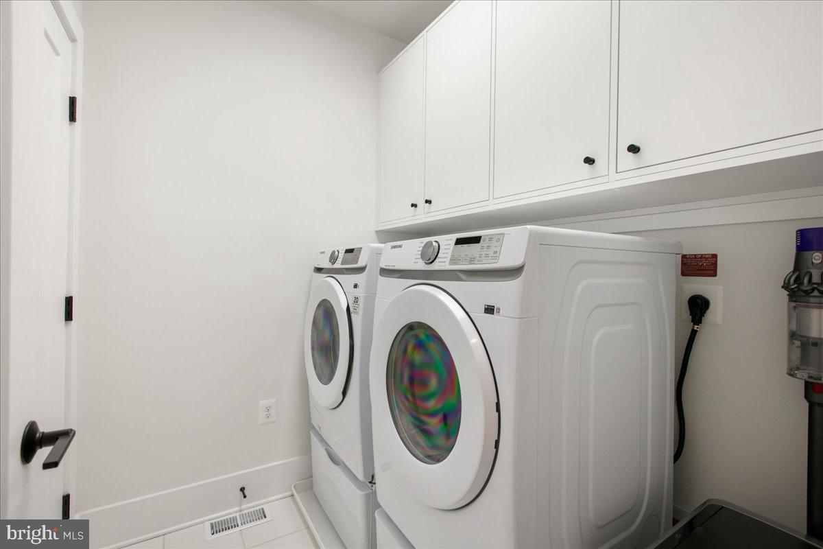 ONE LOUDOUN - Residential