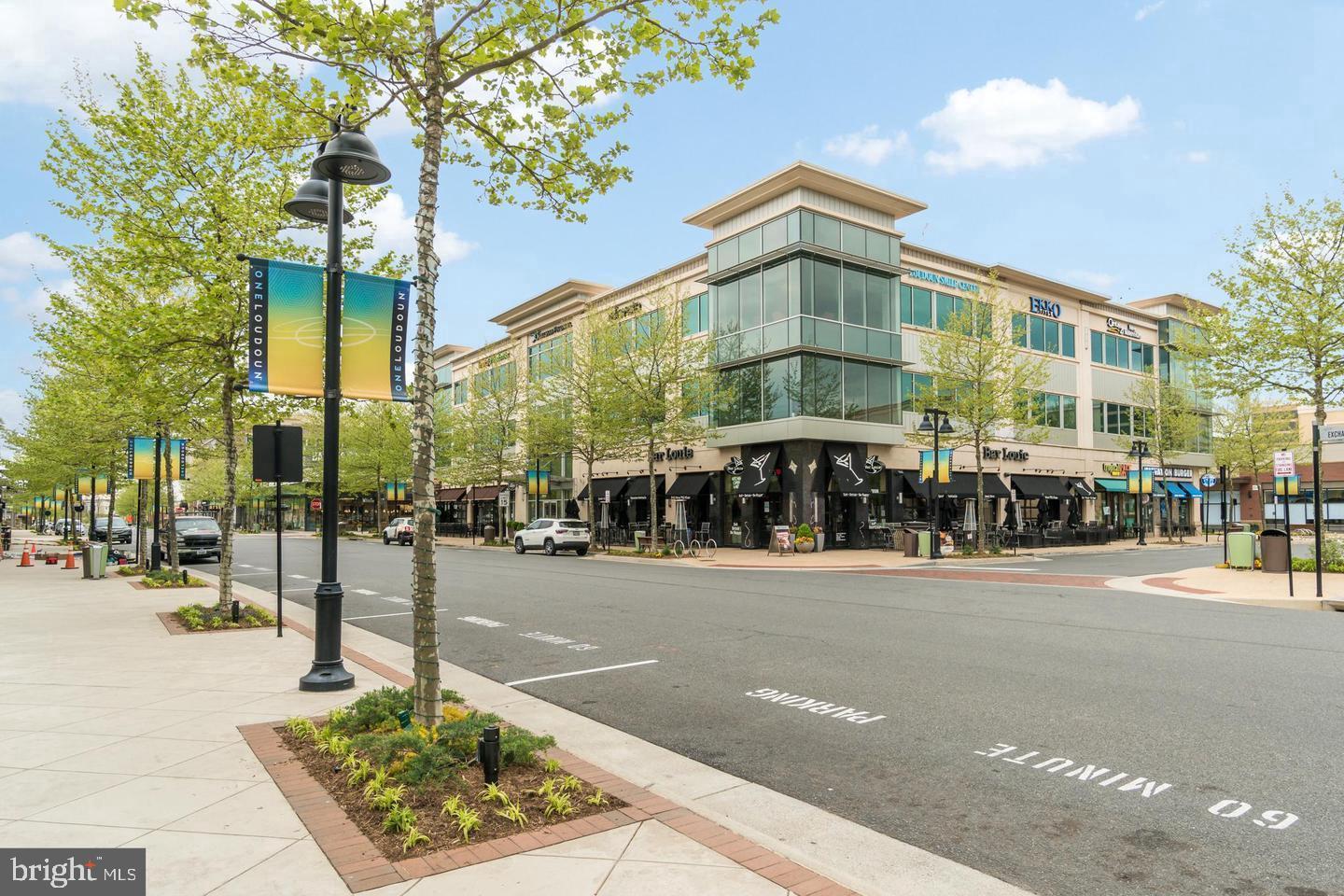 ONE LOUDOUN - Residential