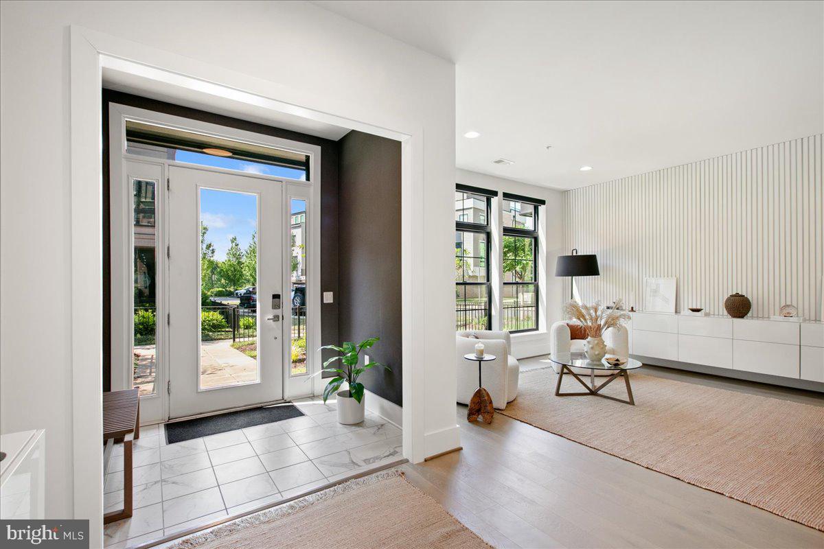 ONE LOUDOUN - Residential