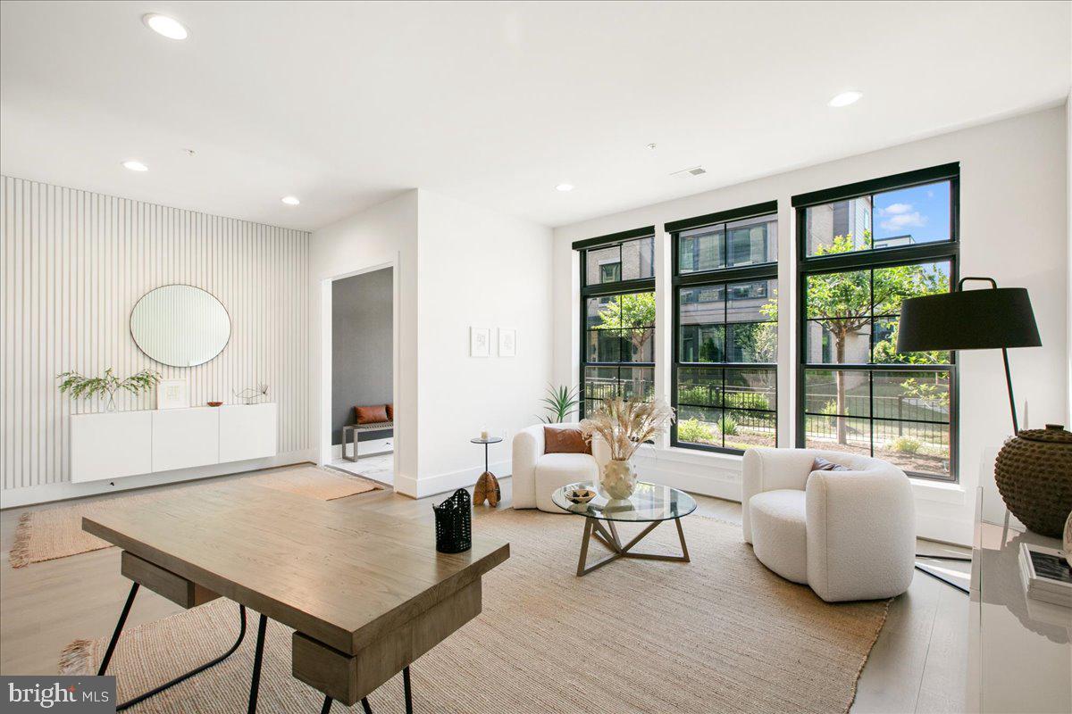 ONE LOUDOUN - Residential