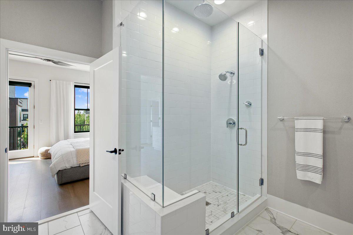 ONE LOUDOUN - Residential