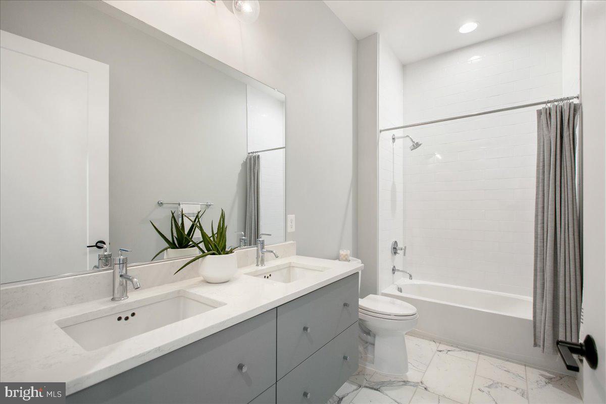 ONE LOUDOUN - Residential
