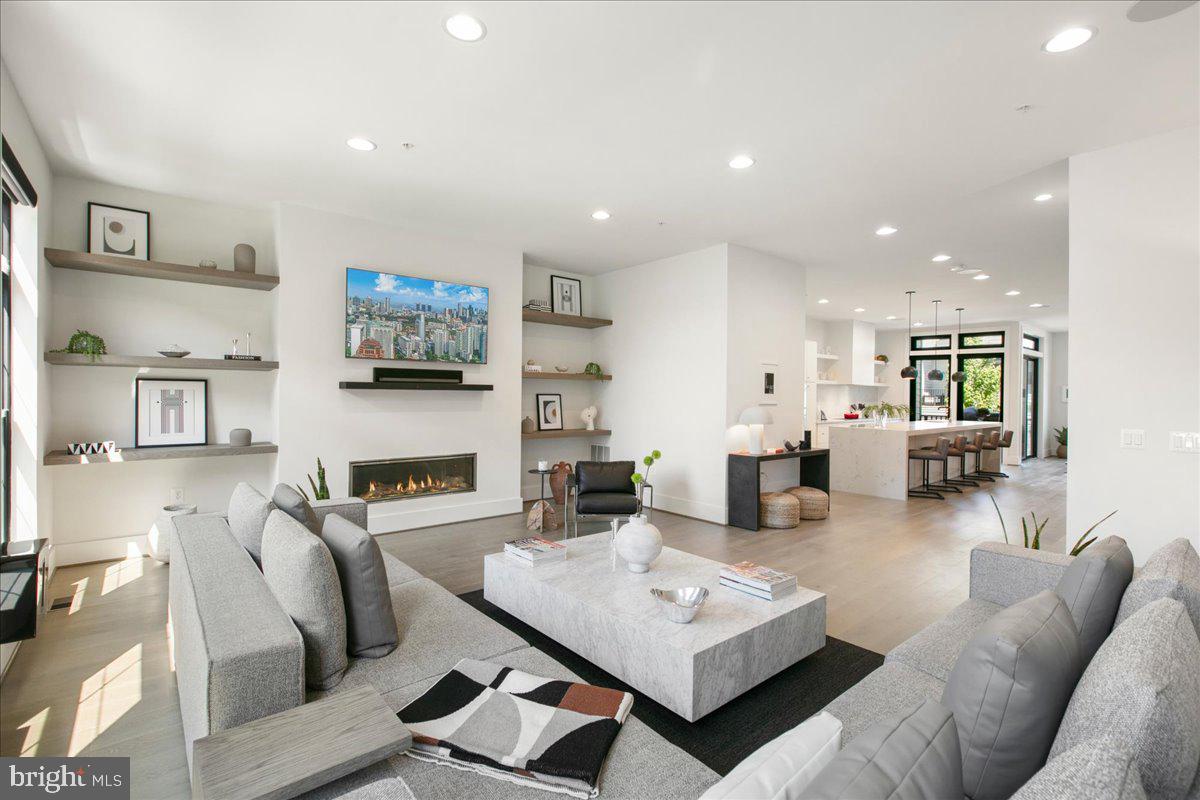 ONE LOUDOUN - Residential