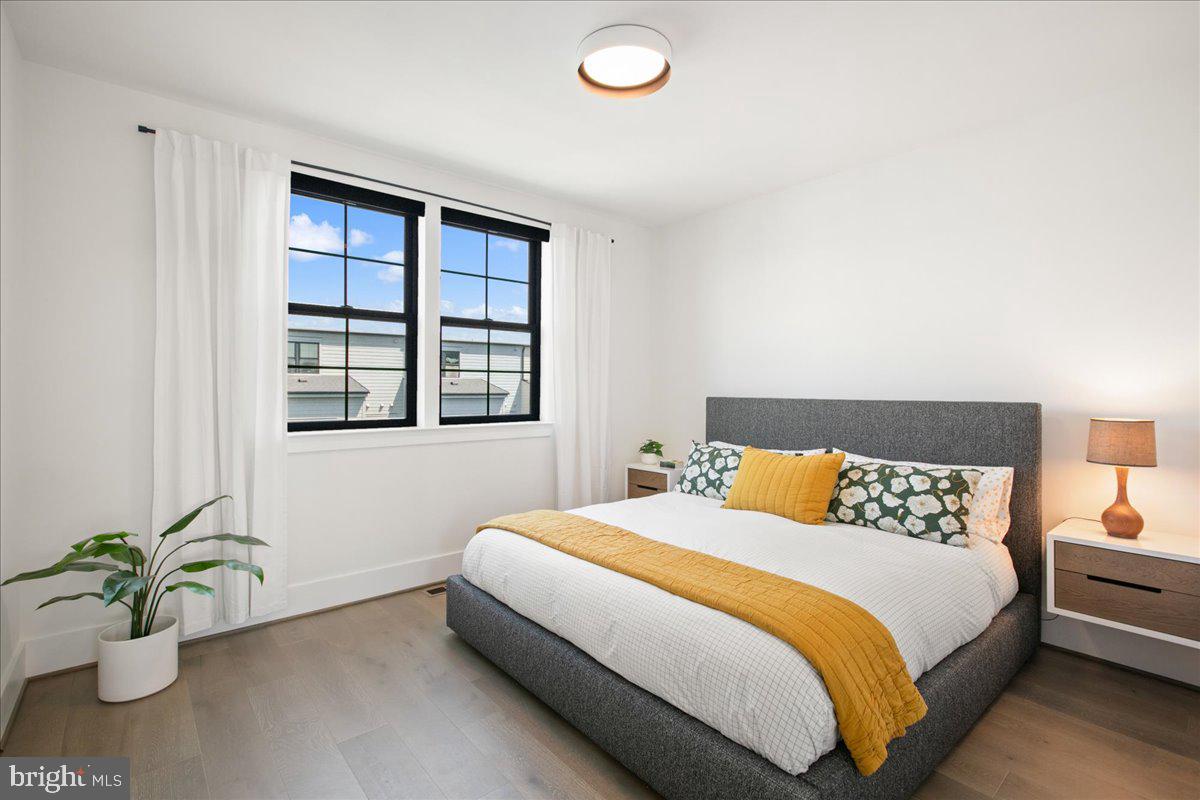 ONE LOUDOUN - Residential