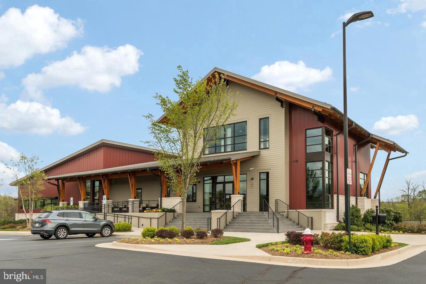 ONE LOUDOUN - Residential