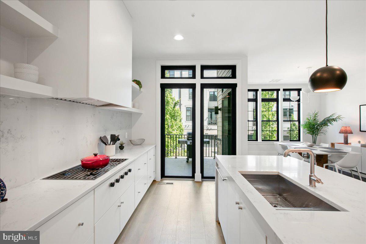 ONE LOUDOUN - Residential
