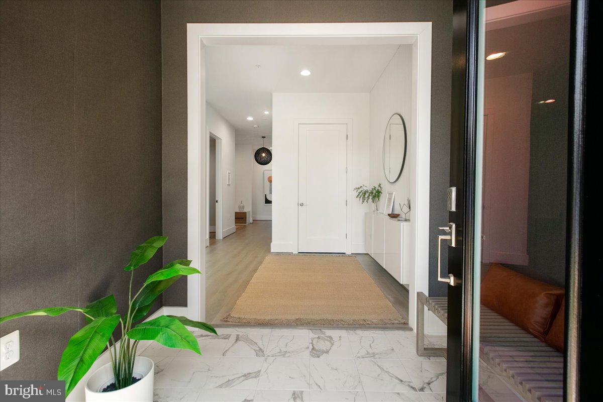 ONE LOUDOUN - Residential