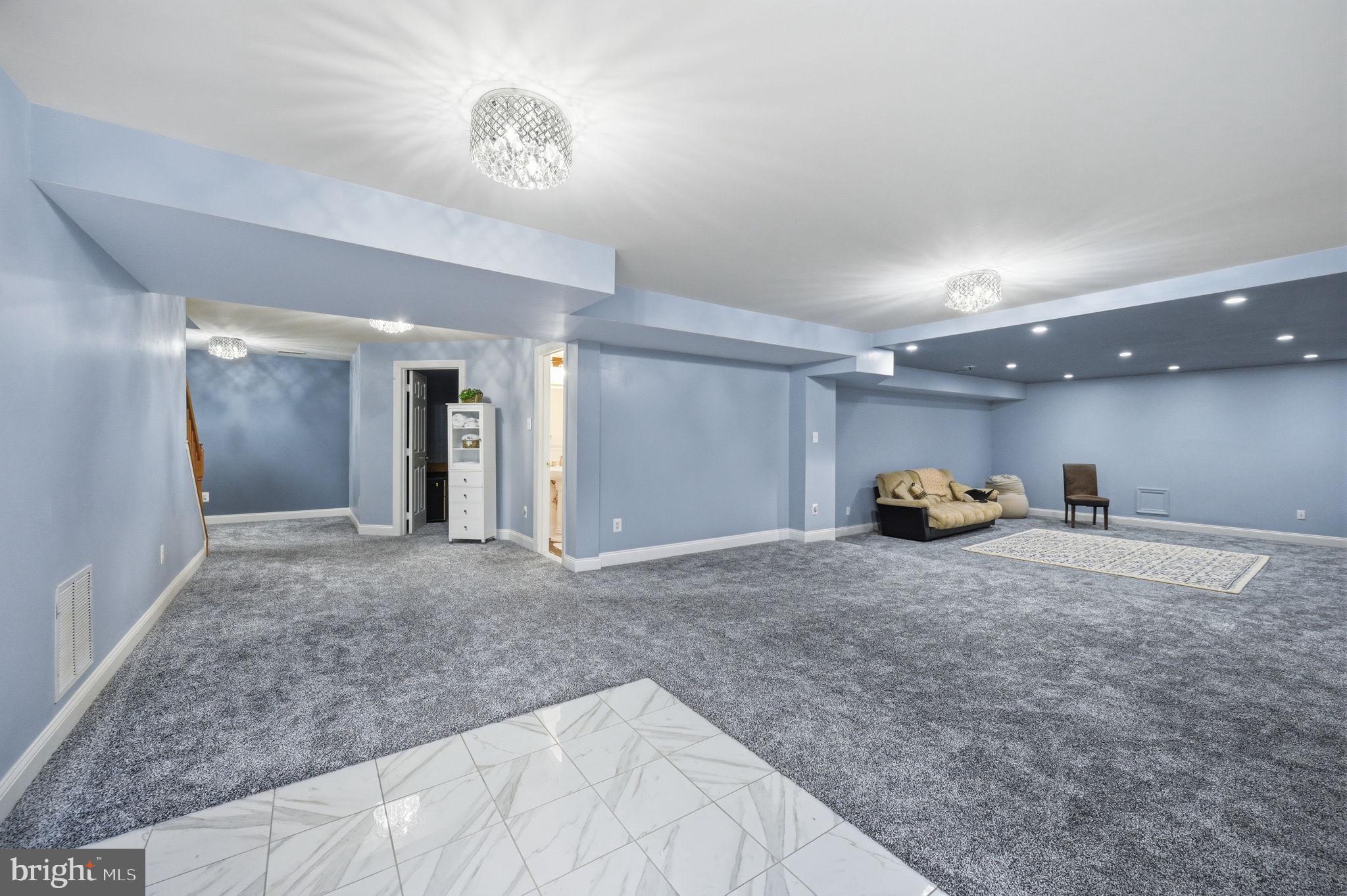 RIVER FALLS - Residential