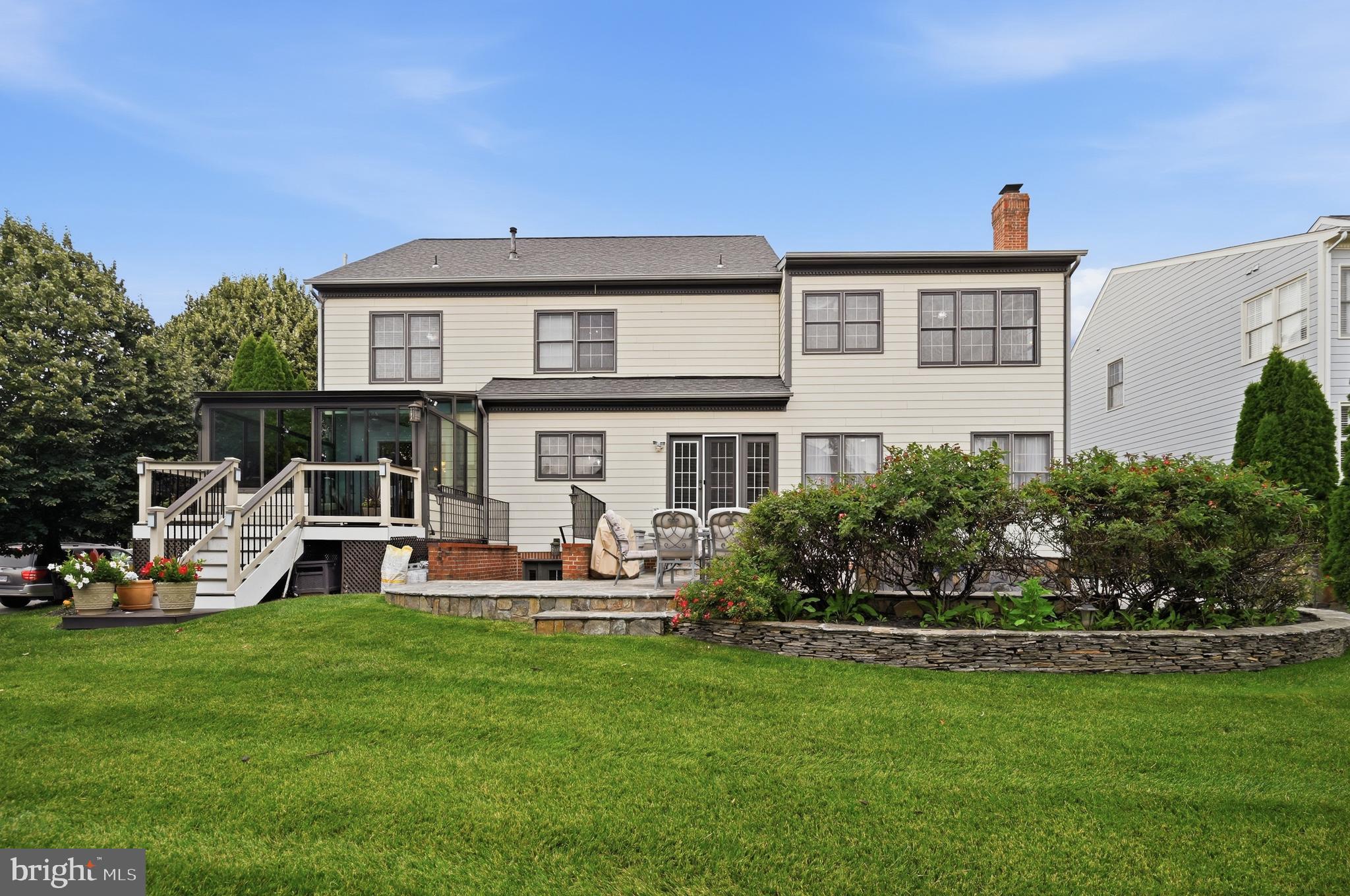 RIVER FALLS - Residential