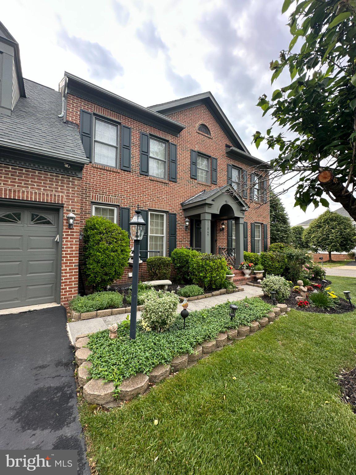 RIVER FALLS - Residential