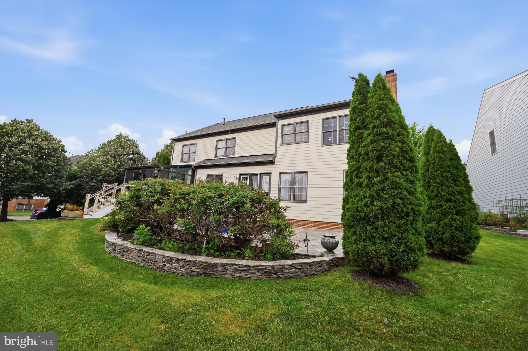 RIVER FALLS - Residential